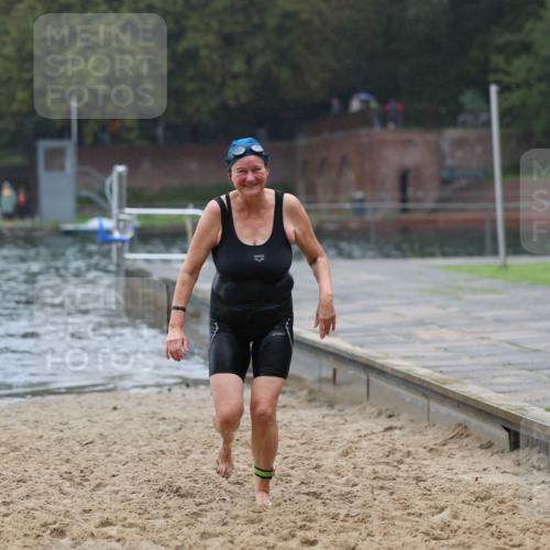 13.09.2026 - Stadtparktriathlon Mo-Foto http://msf.ph/oto/10251020 13.09.2026 12:55:48 Schwimmen 1372 meine-sportfotos.de