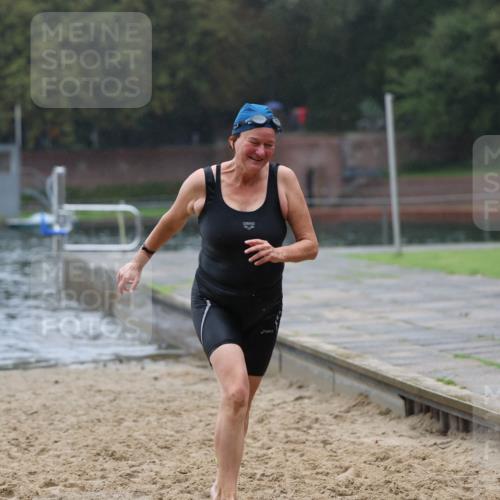 13.09.2026 - Stadtparktriathlon Mo-Foto http://msf.ph/oto/10251025 13.09.2026 12:55:49 Schwimmen 1372 meine-sportfotos.de