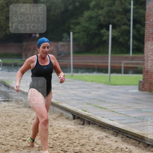 13.09.2026 - Stadtparktriathlon Mo-Foto http://msf.ph/oto/10251055 13.09.2026 12:56:29 Schwimmen 1424 meine-sportfotos.de
