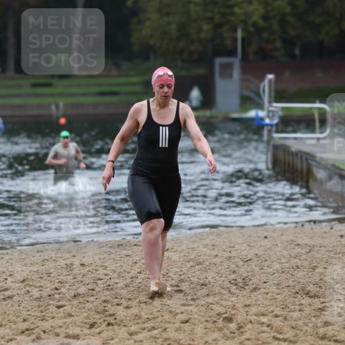 13.09.2026 - Stadtparktriathlon Mo-Foto http://msf.ph/oto/10251063 13.09.2026 12:56:48 Schwimmen 1327, 1375 meine-sportfotos.de