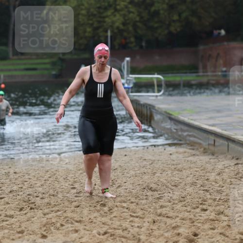 13.09.2026 - Stadtparktriathlon Mo-Foto http://msf.ph/oto/10251065 13.09.2026 12:56:49 Schwimmen 1327, 1375 meine-sportfotos.de