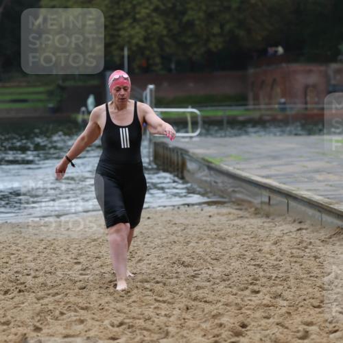 13.09.2026 - Stadtparktriathlon Mo-Foto http://msf.ph/oto/10251066 13.09.2026 12:56:49 Schwimmen 1327, 1375 meine-sportfotos.de
