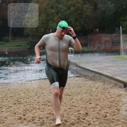 13.09.2026 - Stadtparktriathlon Mo-Foto http://msf.ph/oto/10251083 13.09.2026 12:56:57 Schwimmen 1375 meine-sportfotos.de