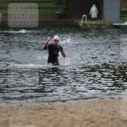 13.09.2026 - Stadtparktriathlon Mo-Foto http://msf.ph/oto/10251123 13.09.2026 13:07:29 Schwimmen 1443, 1445 meine-sportfotos.de