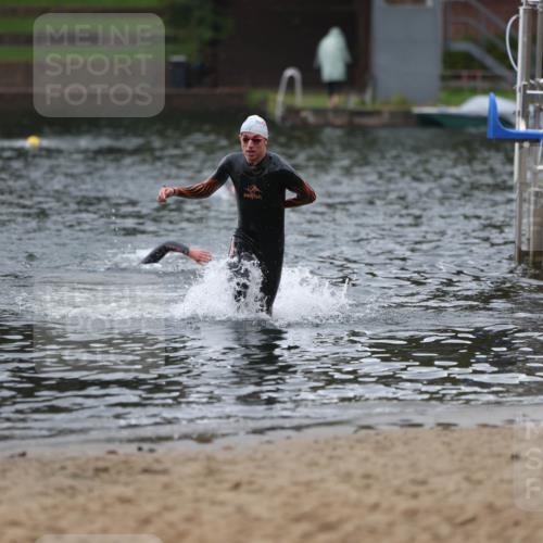 13.09.2026 - Stadtparktriathlon Mo-Foto http://msf.ph/oto/10251130 13.09.2026 13:07:31 Schwimmen 1443, 1445 meine-sportfotos.de