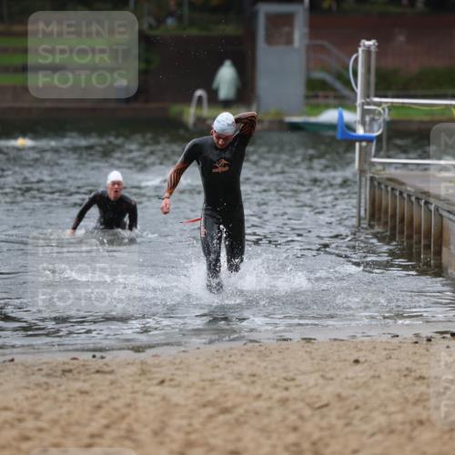 13.09.2026 - Stadtparktriathlon Mo-Foto http://msf.ph/oto/10251136 13.09.2026 13:07:32 Schwimmen 1443, 1445 meine-sportfotos.de