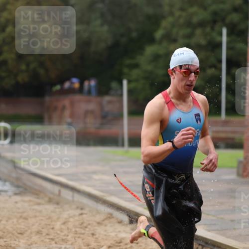 13.09.2026 - Stadtparktriathlon Mo-Foto http://msf.ph/oto/10251155 13.09.2026 13:07:37 Schwimmen 1443, 1445 meine-sportfotos.de