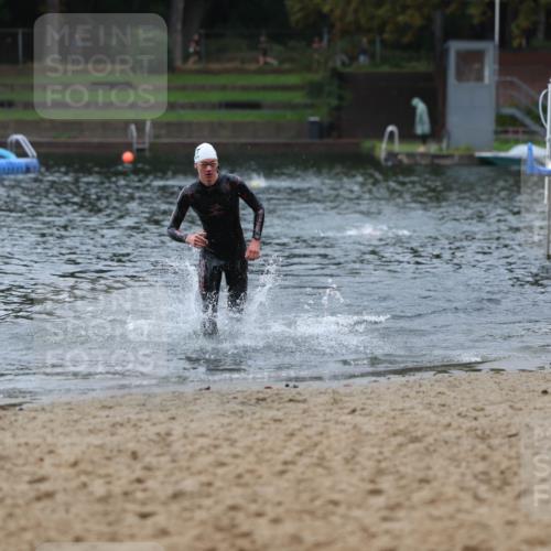 13.09.2026 - Stadtparktriathlon Mo-Foto http://msf.ph/oto/10251156 13.09.2026 13:07:38 Schwimmen 1443, 1445 meine-sportfotos.de