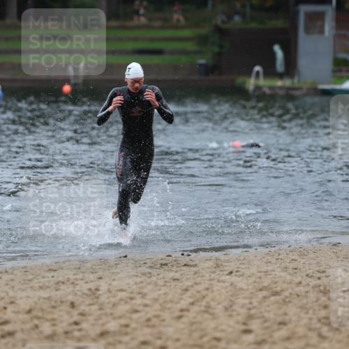 13.09.2026 - Stadtparktriathlon Mo-Foto http://msf.ph/oto/10251159 13.09.2026 13:07:39 Schwimmen 1443, 1445 meine-sportfotos.de