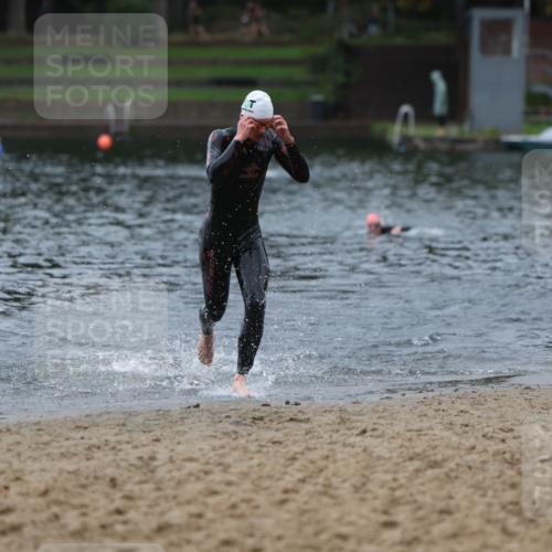13.09.2026 - Stadtparktriathlon Mo-Foto http://msf.ph/oto/10251160 13.09.2026 13:07:39 Schwimmen 1443, 1445 meine-sportfotos.de