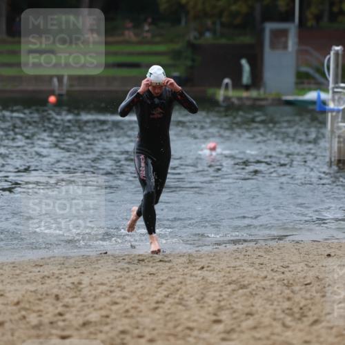 13.09.2026 - Stadtparktriathlon Mo-Foto http://msf.ph/oto/10251161 13.09.2026 13:07:39 Schwimmen 1443, 1445 meine-sportfotos.de