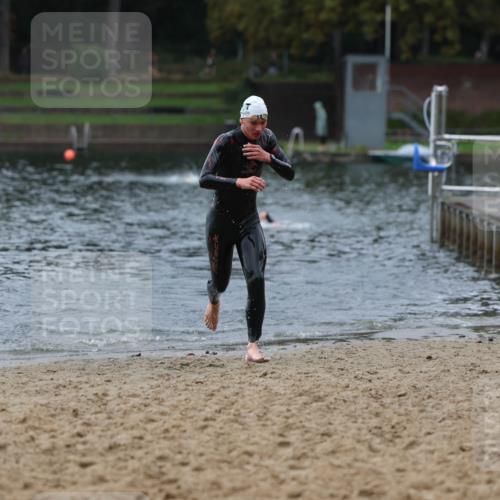 13.09.2026 - Stadtparktriathlon Mo-Foto http://msf.ph/oto/10251162 13.09.2026 13:07:40 Schwimmen 1443, 1445 meine-sportfotos.de
