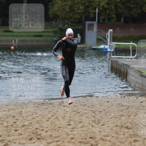 13.09.2026 - Stadtparktriathlon Mo-Foto http://msf.ph/oto/10251163 13.09.2026 13:07:40 Schwimmen 1443, 1445 meine-sportfotos.de