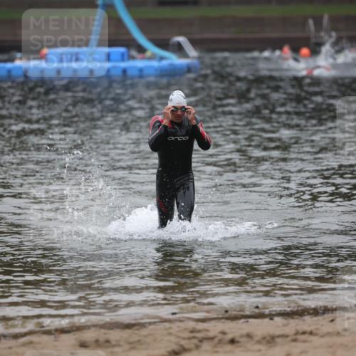 13.09.2026 - Stadtparktriathlon Mo-Foto http://msf.ph/oto/10251225 13.09.2026 08:41:35 Schwimmen 15 meine-sportfotos.de