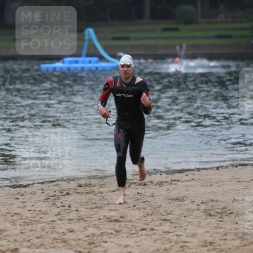13.09.2026 - Stadtparktriathlon Mo-Foto http://msf.ph/oto/10251236 13.09.2026 08:41:39 Schwimmen 15 meine-sportfotos.de
