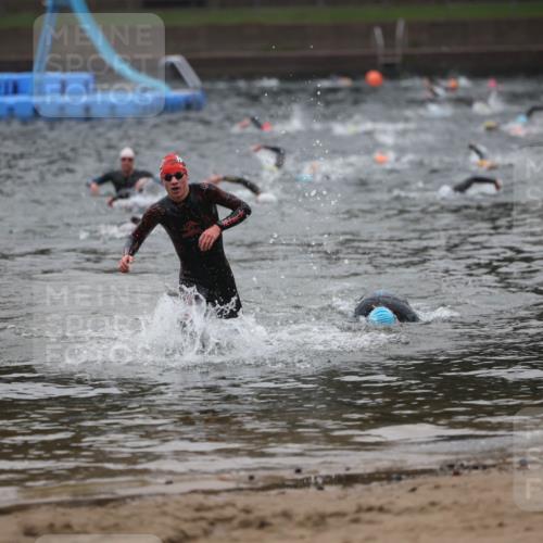 13.09.2026 - Stadtparktriathlon Mo-Foto http://msf.ph/oto/10251240 13.09.2026 08:42:20 Schwimmen 2, 7 meine-sportfotos.de