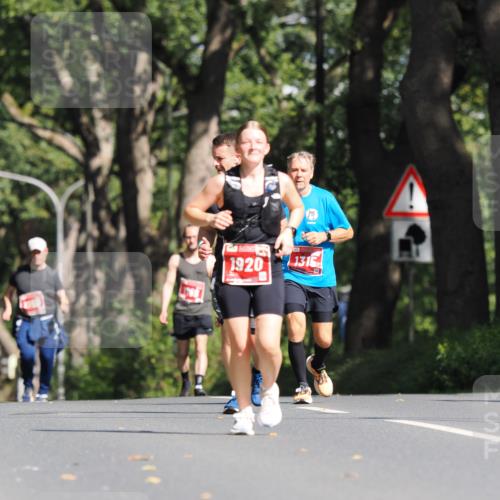 13.09.2026 - 21. swb-Marathon Bremen TobiasT http://msf.ph/oto/10251453 13.09.2026 12:43:15 Laufen 1920, 1315 meine-sportfotos.de