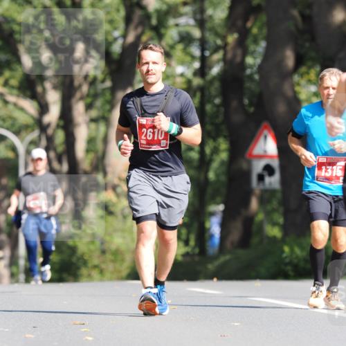 13.09.2026 - 21. swb-Marathon Bremen TobiasT http://msf.ph/oto/10251475 13.09.2026 12:43:21 Laufen 2610, 1315 meine-sportfotos.de