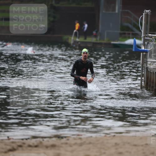 13.09.2026 - Stadtparktriathlon Mo-Foto http://msf.ph/oto/10251579 13.09.2026 08:51:29 Schwimmen 93 meine-sportfotos.de
