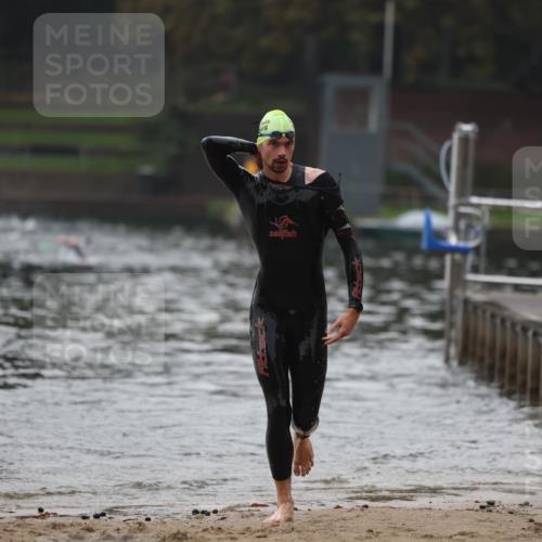 13.09.2026 - Stadtparktriathlon Mo-Foto http://msf.ph/oto/10251587 13.09.2026 08:51:36 Schwimmen 93 meine-sportfotos.de