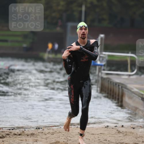 13.09.2026 - Stadtparktriathlon Mo-Foto http://msf.ph/oto/10251589 13.09.2026 08:51:37 Schwimmen 93 meine-sportfotos.de