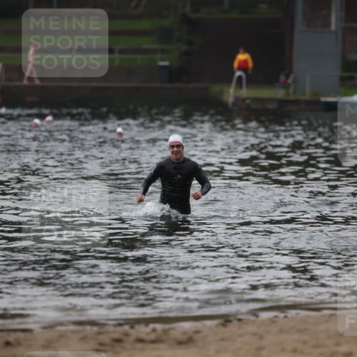 13.09.2026 - Stadtparktriathlon Mo-Foto http://msf.ph/oto/10252256 13.09.2026 09:42:56 Schwimmen 226 meine-sportfotos.de