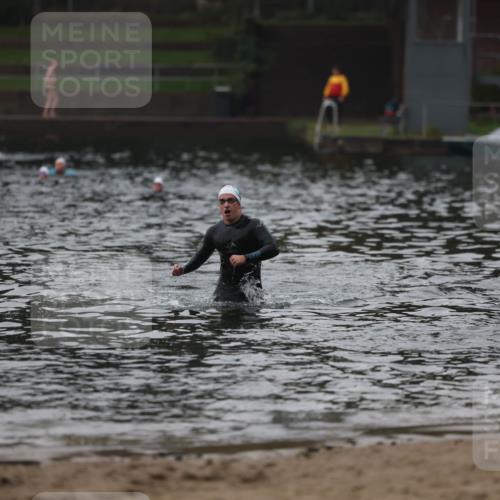 13.09.2026 - Stadtparktriathlon Mo-Foto http://msf.ph/oto/10252257 13.09.2026 09:42:56 Schwimmen 226 meine-sportfotos.de