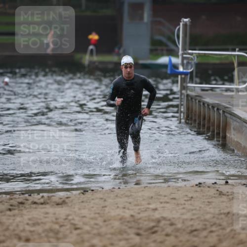 13.09.2026 - Stadtparktriathlon Mo-Foto http://msf.ph/oto/10252260 13.09.2026 09:43:01 Schwimmen 226, 290 meine-sportfotos.de