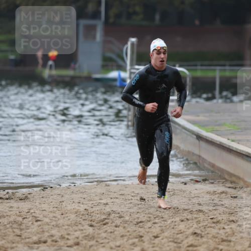 13.09.2026 - Stadtparktriathlon Mo-Foto http://msf.ph/oto/10252264 13.09.2026 09:43:03 Schwimmen 226, 290 meine-sportfotos.de