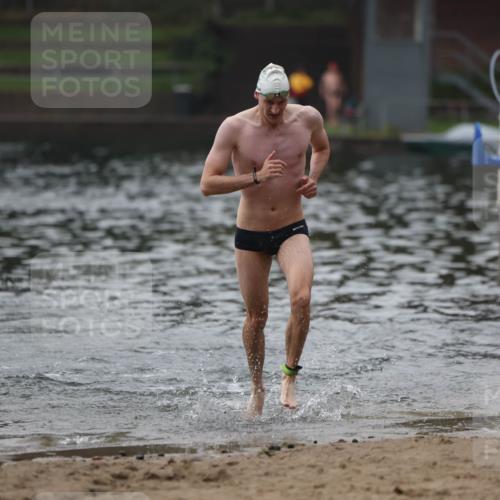 13.09.2026 - Stadtparktriathlon Mo-Foto http://msf.ph/oto/10252282 13.09.2026 09:43:14 Schwimmen 284, 290 meine-sportfotos.de