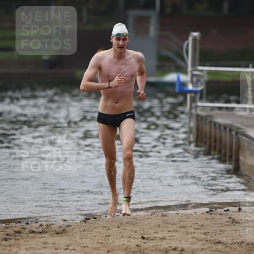 13.09.2026 - Stadtparktriathlon Mo-Foto http://msf.ph/oto/10252284 13.09.2026 09:43:15 Schwimmen 284, 290 meine-sportfotos.de