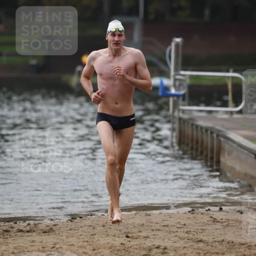 13.09.2026 - Stadtparktriathlon Mo-Foto http://msf.ph/oto/10252285 13.09.2026 09:43:15 Schwimmen 284, 290 meine-sportfotos.de