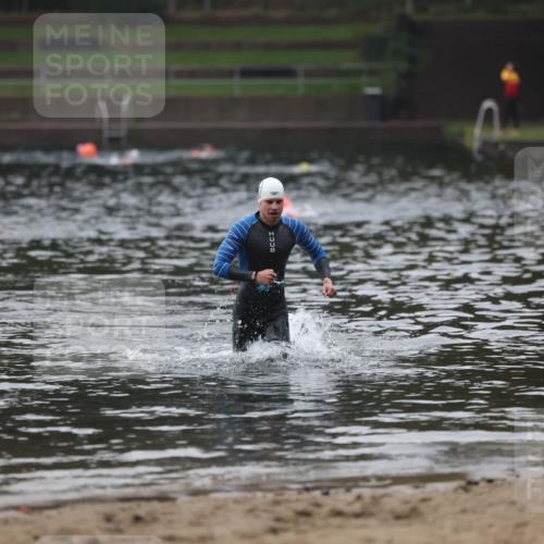 13.09.2026 - Stadtparktriathlon Mo-Foto http://msf.ph/oto/10252290 13.09.2026 09:44:03 Schwimmen 211 meine-sportfotos.de