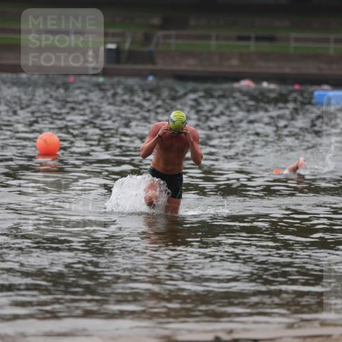 13.09.2026 - Stadtparktriathlon Mo-Foto http://msf.ph/oto/10252322 13.09.2026 09:45:17 Schwimmen 212, 338 meine-sportfotos.de