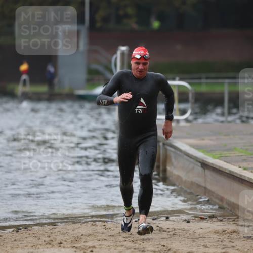 13.09.2026 - Stadtparktriathlon Mo-Foto http://msf.ph/oto/10252383 13.09.2026 09:46:13 Schwimmen 227, 274, 296, 337 meine-sportfotos.de