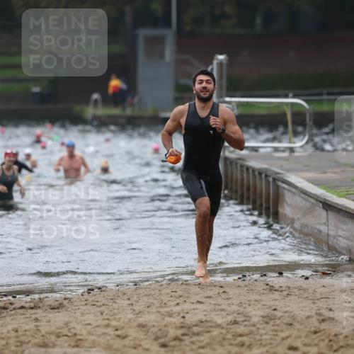 13.09.2026 - Stadtparktriathlon Mo-Foto http://msf.ph/oto/10252736 13.09.2026 09:49:02 Schwimmen 229, 244 meine-sportfotos.de
