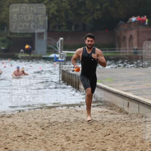13.09.2026 - Stadtparktriathlon Mo-Foto http://msf.ph/oto/10252745 13.09.2026 09:49:03 Schwimmen 221, 229, 244, 249 meine-sportfotos.de