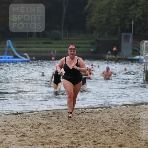 13.09.2026 - Stadtparktriathlon Mo-Foto http://msf.ph/oto/10252759 13.09.2026 09:49:06 Schwimmen 221, 229, 244, 249 meine-sportfotos.de