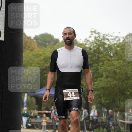 13.09.2026 - Stadtparktriathlon Patografie http://msf.ph/oto/10252913 13.09.2026 09:50:46 Ziel 44 meine-sportfotos.de