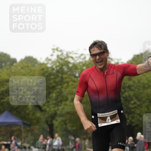 13.09.2026 - Stadtparktriathlon Patografie http://msf.ph/oto/10252938 13.09.2026 09:51:38 Ziel 4 meine-sportfotos.de