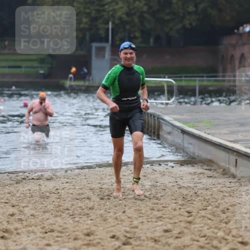 13.09.2026 - Stadtparktriathlon Mo-Foto http://msf.ph/oto/10252978 13.09.2026 09:50:05 Schwimmen 265, 292, 297, 303, 316 meine-sportfotos.de