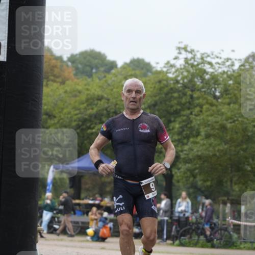 13.09.2026 - Stadtparktriathlon Patografie http://msf.ph/oto/10253000 13.09.2026 09:54:30 Ziel 9, 85 meine-sportfotos.de