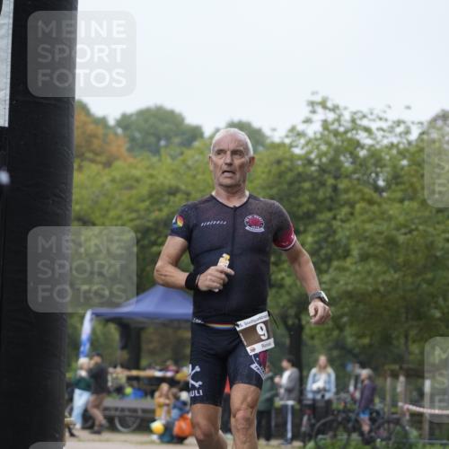 13.09.2026 - Stadtparktriathlon Patografie http://msf.ph/oto/10253004 13.09.2026 09:54:30 Ziel 9, 85 meine-sportfotos.de