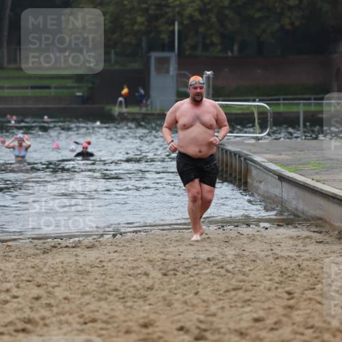 13.09.2026 - Stadtparktriathlon Mo-Foto http://msf.ph/oto/10253006 13.09.2026 09:50:12 Schwimmen 265, 297 meine-sportfotos.de