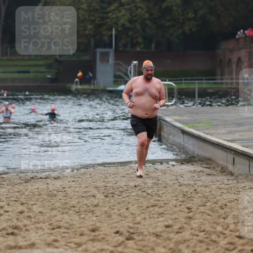 13.09.2026 - Stadtparktriathlon Mo-Foto http://msf.ph/oto/10253008 13.09.2026 09:50:12 Schwimmen 265, 297 meine-sportfotos.de