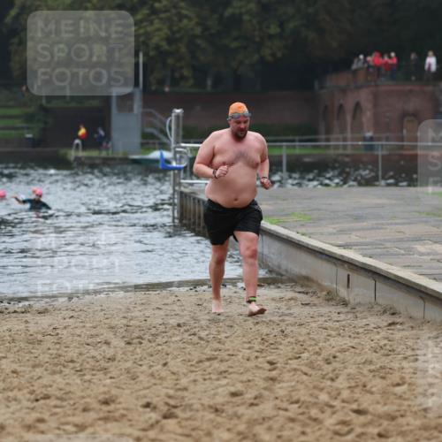 13.09.2026 - Stadtparktriathlon Mo-Foto http://msf.ph/oto/10253010 13.09.2026 09:50:12 Schwimmen 265, 297 meine-sportfotos.de