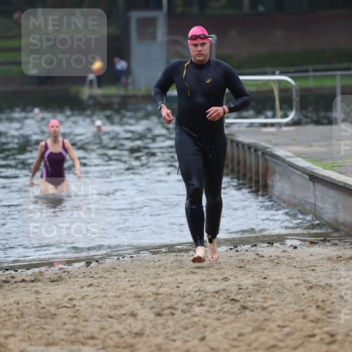13.09.2026 - Stadtparktriathlon Mo-Foto http://msf.ph/oto/10253105 13.09.2026 09:50:47 Schwimmen 252, 307, 330, 342, 343 meine-sportfotos.de