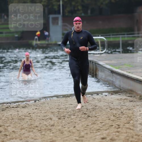 13.09.2026 - Stadtparktriathlon Mo-Foto http://msf.ph/oto/10253109 13.09.2026 09:50:48 Schwimmen 252, 307, 330, 342 meine-sportfotos.de