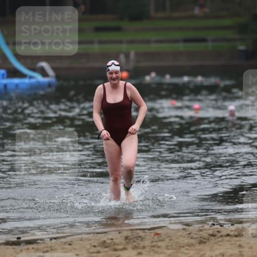 13.09.2026 - Stadtparktriathlon Mo-Foto http://msf.ph/oto/10253201 13.09.2026 09:51:47 Schwimmen 305 meine-sportfotos.de