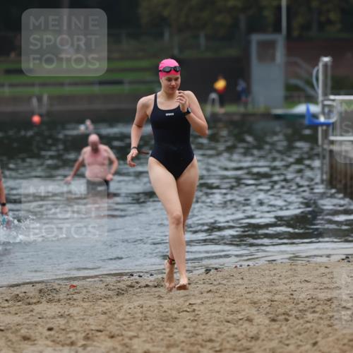 13.09.2026 - Stadtparktriathlon Mo-Foto http://msf.ph/oto/10253235 13.09.2026 09:52:15 Schwimmen 242, 277 meine-sportfotos.de